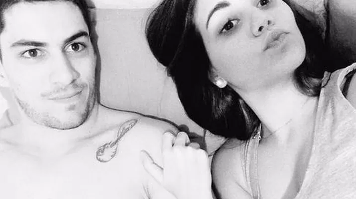 ¿Ike Parodi olvidó a Ivana Yturbe con esta joven? Foto: Twitter ¿Ike Parodi olvidó a Ivana Yturbe con esta joven? Foto: Twitter