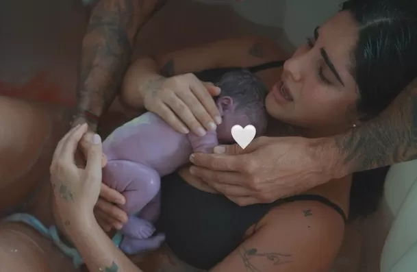 Isabella Ladera conmueve con íntimas imágenes del parto de su bebé con Hugo García / IG: isabella.ladera