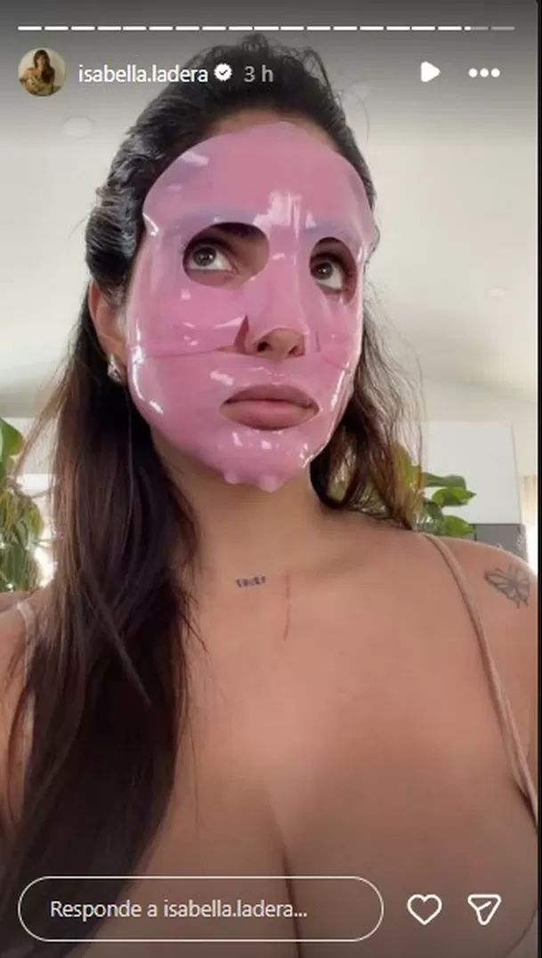 Isabella Ladera explicó que su hijo Koa le hizo un arañazo en el pecho y aprovechó para contar el accidente que vivió al cortarle las uñas/ Captura Isabella Ladera explicó que su hijo Koa le hizo un arañazo en el pecho y aprovechó para contar el accidente que vivió al cortarle las uñas/ Captura