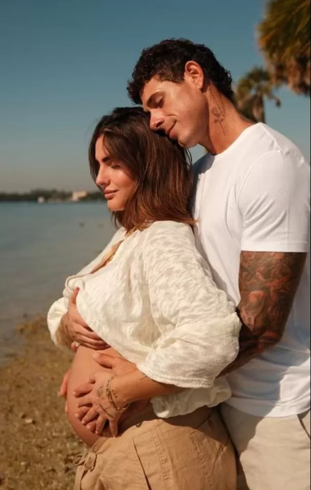 Isabella Ladera y Hugo García esperan un niño. Foto: Instagram