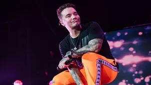 J Balvin liber&oacute; tortugas en las playas mexicanas