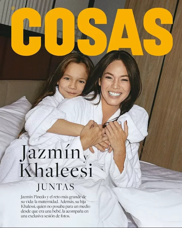 Jazmín Pinedo y su hija Khaleesi en la portada de la revista Somos 