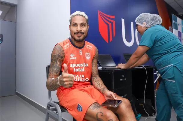 Paolo Guerrero se sometió a los exámenes médicos obligatorios en su club César Vallejo/Foto: UCV