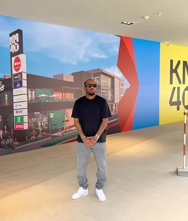 Jefferson Farfán supervisón personalmente los últimso trabajos de su Centro Comercial/Foto: INstagram