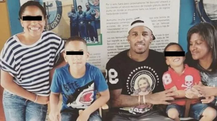 Jefferson Farfán y sus hijos Maialén, Jeremy y Adriano (Foto: Instagram) Jefferson Farfán y sus hijos Maialén, Jeremy y Adriano (Foto: Instagram)