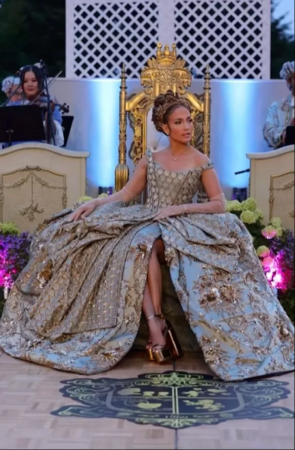 JLO sentada en su trono | Captura: Instagram