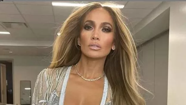 Jennifer Lopez reveló su secreto para mantener un aspecto joven a sus 52 años
