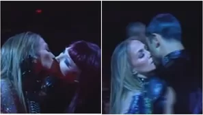 Jennifer López causó revuelo al besarse con su bailarina y bailarín en los AMAs 2025. Fuente: AMA