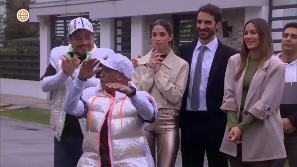 Jimmy dio tremendo beso a Yesenia frente a Alessia y así reaccionó la chef. Fuente: AméricaTV