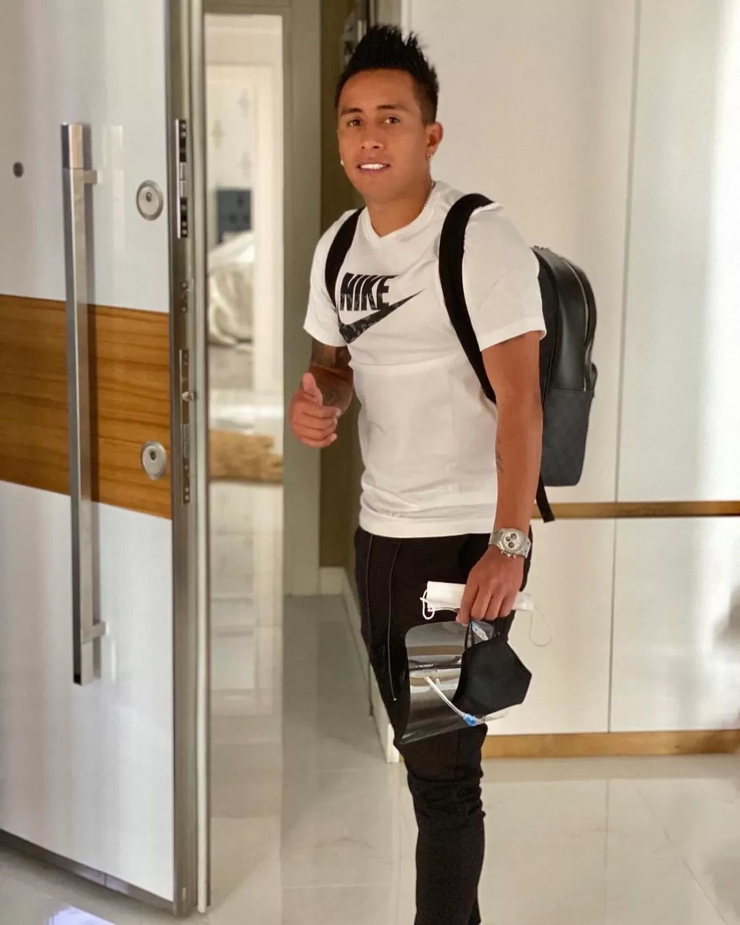 Christian Cueva realizó una comunicación vía Skype en 'América Hoy'/Foto: Imstagram