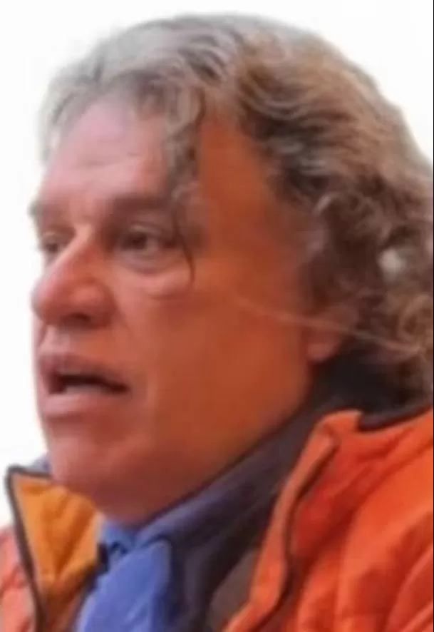 Graban a hombre muy parecido a Juan Gabriel en Paris / Captura