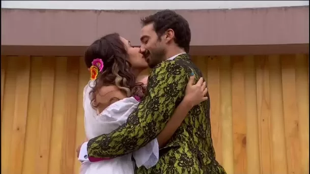 Juana confesó a Juan Pablo que buscaba un hombre con billetera gorda/ América TV Juana confesó a Juan Pablo que buscaba un hombre con billetera gorda/ América TV