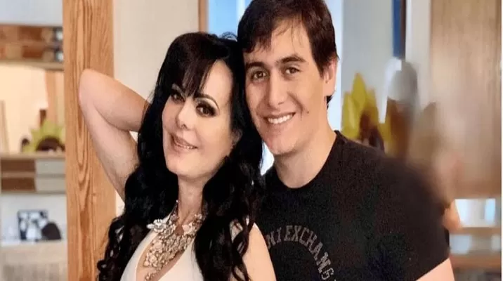 Maribel Guardia y su hijo Maribel Guardia y su hijo