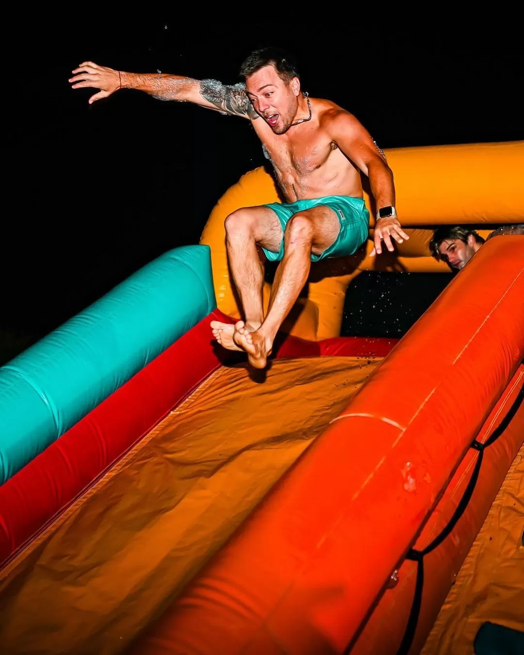 Julián Zucchi realizó una pool party en Argentina con familiares y amigos más cercanos / Instagram