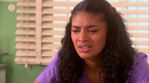 July rompió en llanto al ver que Cristobal es feliz mientras ella sufre por Salvador. Fuente: AméricaTV July rompió en llanto al ver que Cristobal es feliz mientras ella sufre por Salvador. Fuente: AméricaTV