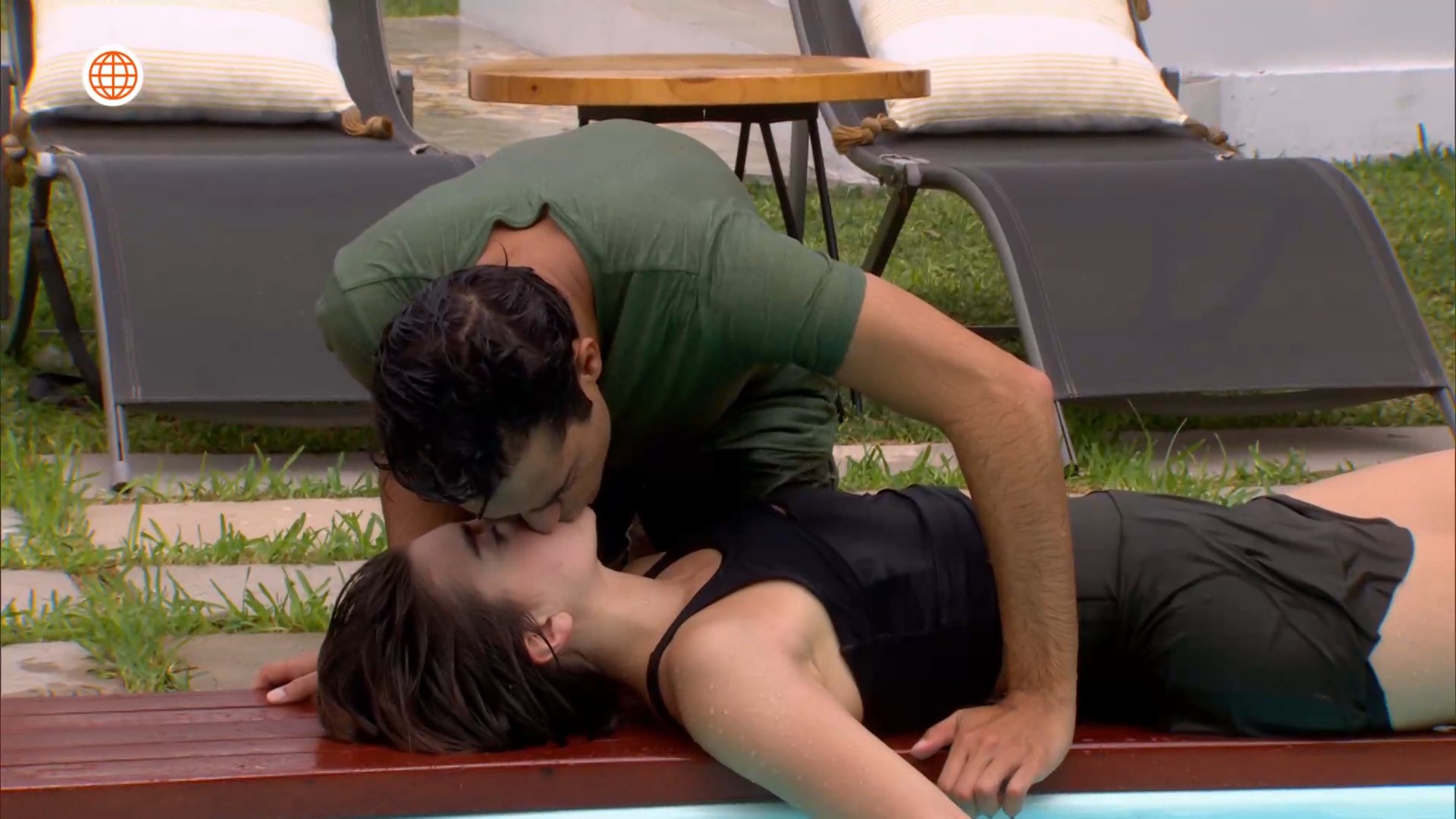 Cristóbal besó a Laia y July quedó con el corazón roto. Fuente: AméricaTV