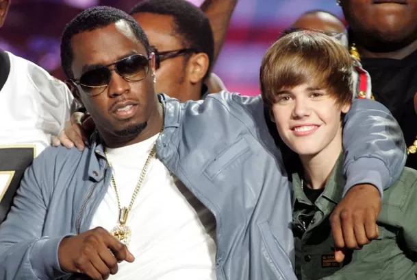 La cercanía entre Justin Bieber y Sean "Diddy" Combs comenzó entre el 2009 y 2011 / AFP La cercanía entre Justin Bieber y Sean "Diddy" Combs comenzó entre el 2009 y 2011 / AFP