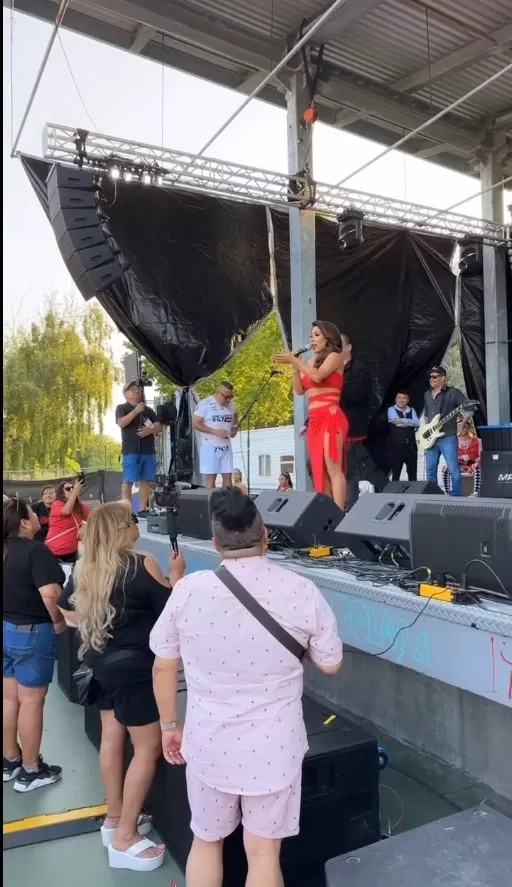 Karen Dejo animó el evento organizado por la colonia peruana en Montreal Canadá por Fiestas Patrias/Foto: Instagram