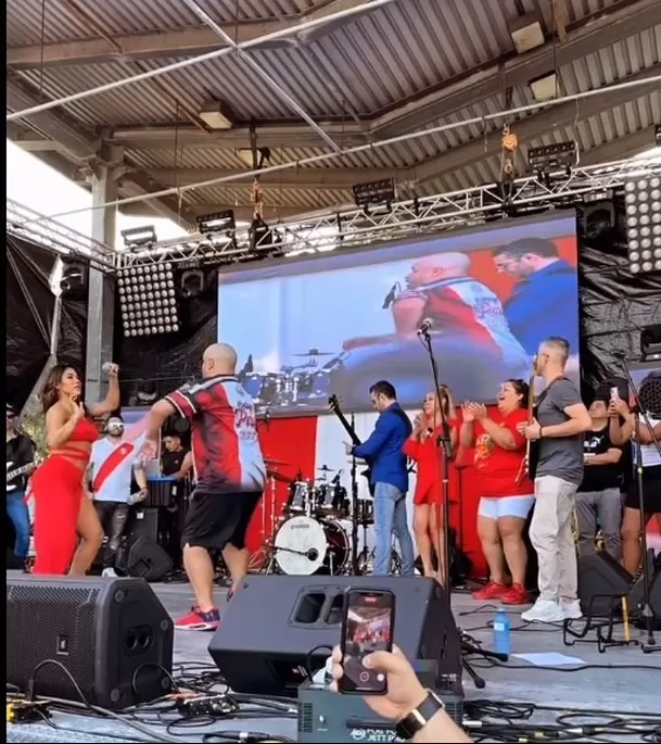 Karen Dejo participó de la celebración de la colonia peruana en Montreal, canadá por Fiestas Patrias/Foto: Instagram