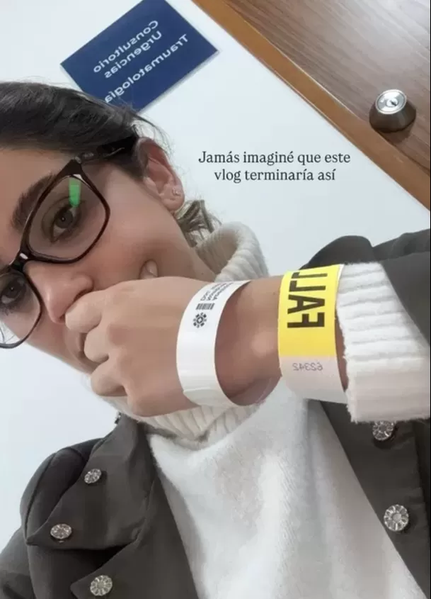 Según contó la propia actriz, se encontraba usando tacos cuando sufrió un tropezón que terminó en una fuerte caída. Foto: Instagram