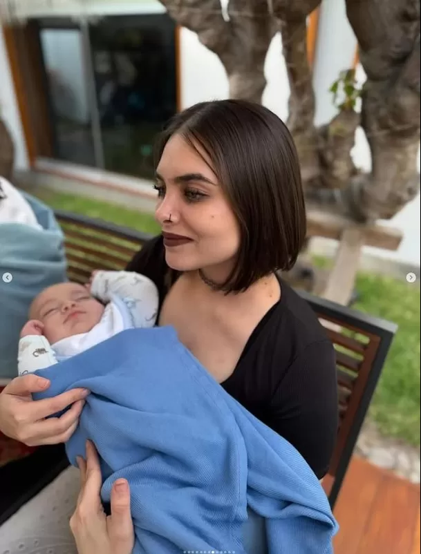 Karina Calmet y su nieto Rafito protagonizaron uno de los momentos más tiernos del día. Cercana y emotiva, Karina Calmet publicó este instante en su cuenta de Instagram. Karina Calmet y su nieto Rafito protagonizaron uno de los momentos más tiernos del día. Cercana y emotiva, Karina Calmet publicó este instante en su cuenta de Instagram.
