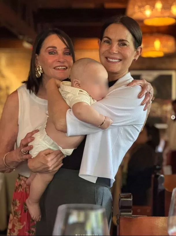 Karina Calmet y su nieto Rafito protagonizaron uno de los momentos más tiernos del día. Foto: Instagram Karina Calmet y su nieto Rafito protagonizaron uno de los momentos más tiernos del día. Foto: Instagram