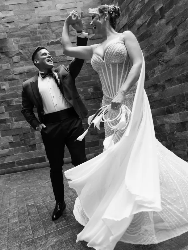 Karla Tarazona minimizó ataques de las ex de Christian Domínguez /  IG @joselaraweddings
