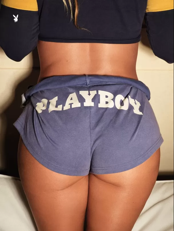 Karol G sorprendió a sus seguidores al protagonizar una sensual sesión de fotos para la famosa revista / Instagram