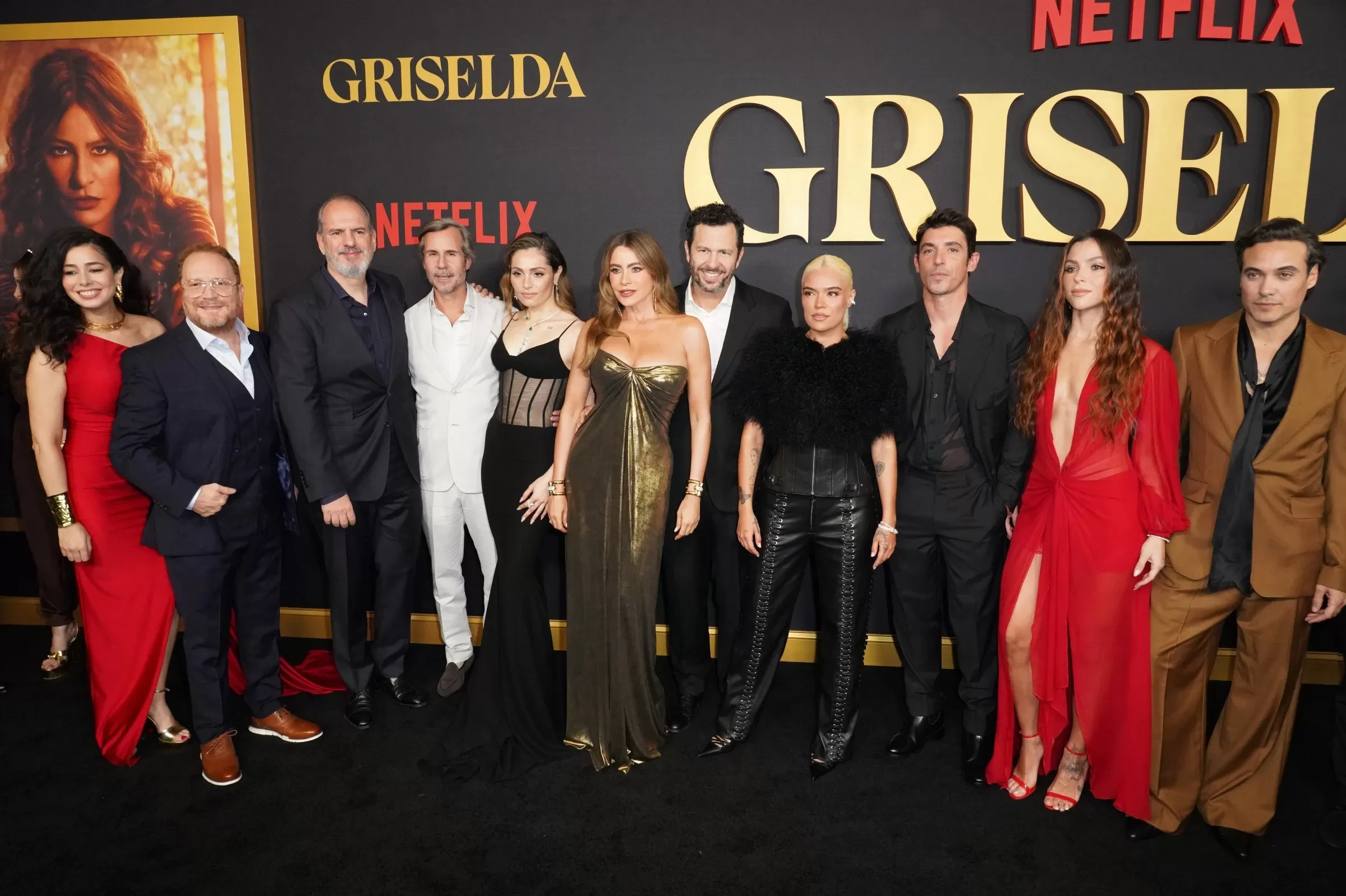 Elenco de "Griselda" durante la premiere de la serie. Fuente: AFP