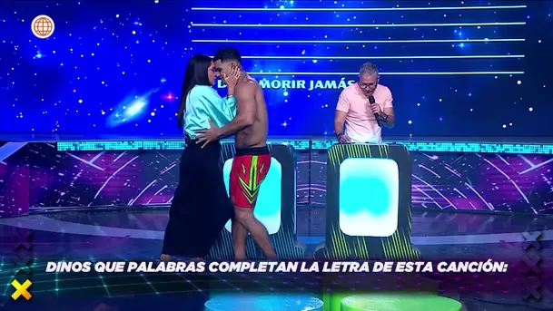 Katia Palma y Leandro estuvieron a punto de besarse durante baile sensual / AméricaTV Katia Palma y Leandro estuvieron a punto de besarse durante baile sensual / AméricaTV