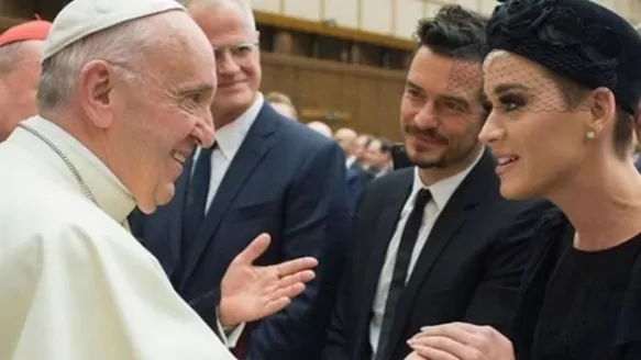 Katy Perry y Orlando Bloom con el papa Francisco 