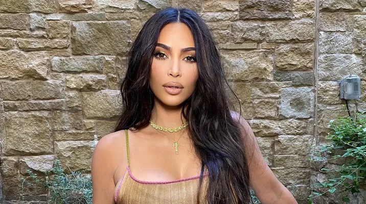 En tan solo un minuto, Kim Kardashian logró un nuevo récord. En tan solo un minuto, Kim Kardashian logró un nuevo récord.