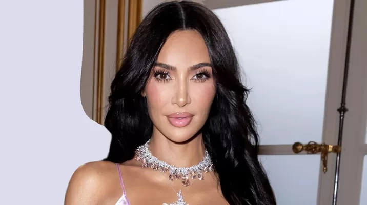 Kim Kardashian se inyecta esperma de salmón en el rostro. fuente: Glamour Kim Kardashian se inyecta esperma de salmón en el rostro. fuente: Glamour