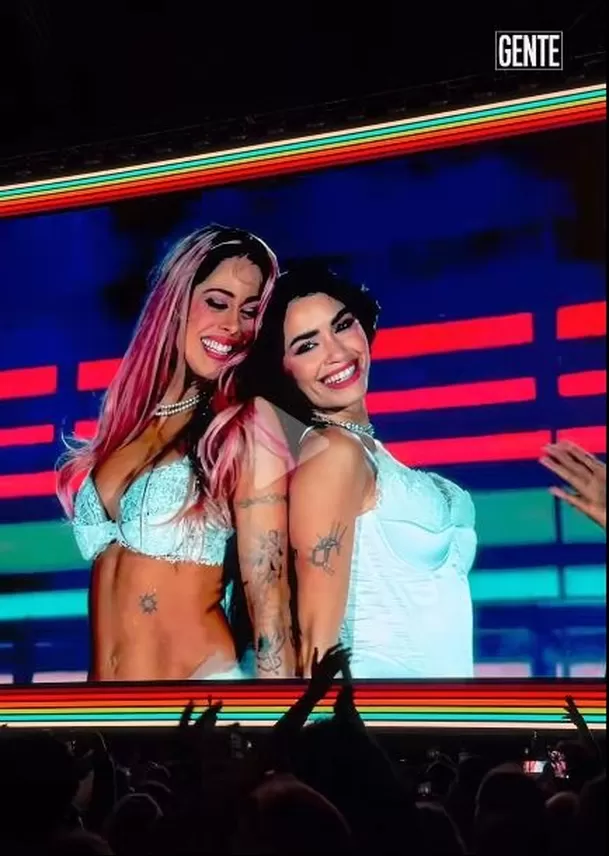 Lali Espósito sorprendió a sus miles de seguidores al invitar a Tini Stoessel a su show en River Plate. Ambas aparecieron vestidas de novia y protagonizaron un inesperado momento al interpretar un clásico de Madonna. TikTok @revistagente Lali Espósito sorprendió a sus miles de seguidores al invitar a Tini Stoessel a su show en River Plate. Ambas aparecieron vestidas de novia y protagonizaron un inesperado momento al interpretar un clásico de Madonna. TikTok @revistagente