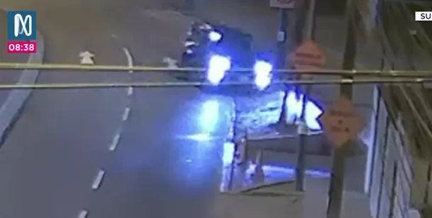 El accidente de Laura Spoya ocurrió cuando se desplazaba por la avenida El Polo y terminó impactando su camioneta contra un muro. Foto: Canal N