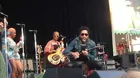 Lenny Kravitz es tendencia en Twitter por mostrar más de la cuenta en concierto