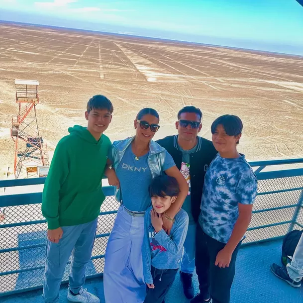 Christian Domínguez junto a los hijos de Leonard León y su hijo / Instagram Christian Domínguez junto a los hijos de Leonard León y su hijo / Instagram