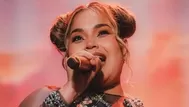 Lesly Águila llevó flores a la tumba de su hermana gemela