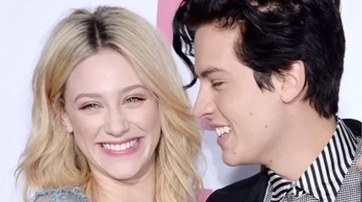 Lili Reinhart desmiente separación de Cole Sprouse con esta imagen Lili Reinhart desmiente separación de Cole Sprouse con esta imagen