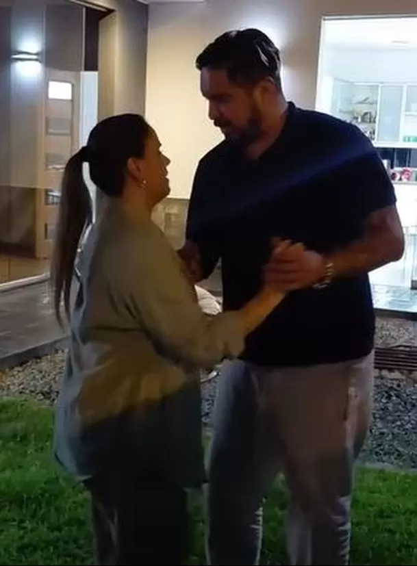 El baile del Loco Vargas y Blanca Rodríguez al ritmo de 'Devórame otra vez' / Captura