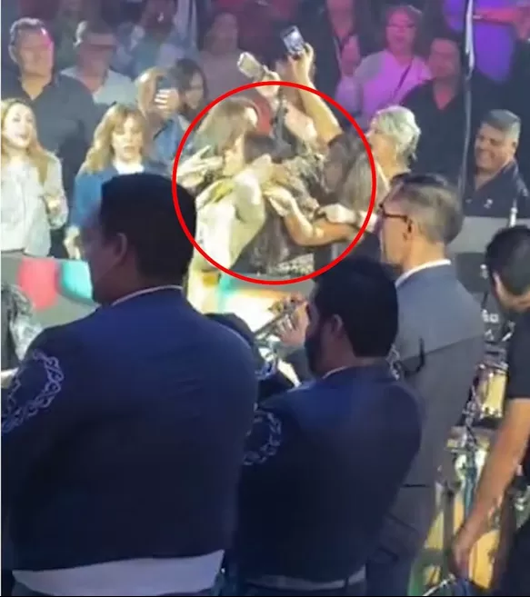 Lucero sufrió agresión en pleno concierto y así reaccionó la cantante 