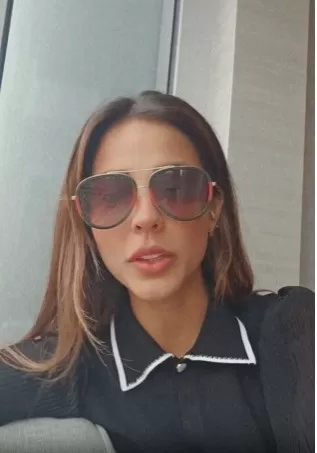Luciana Fuster viajó a cumplir con sus actividades en Nueva York, pese a sufrir de conjuntivitis. Fuente: instagram Luciana Fuster viajó a cumplir con sus actividades en Nueva York, pese a sufrir de conjuntivitis. Fuente: instagram