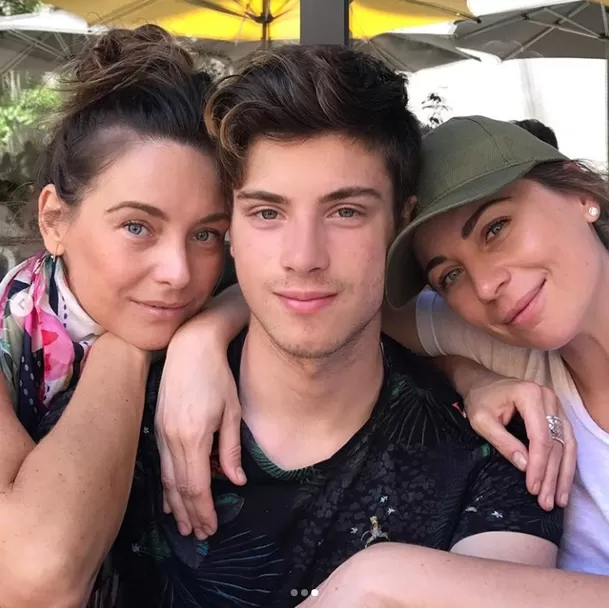 Ludwika Paleta junto a su hermana Dominika y su hijo Nicolás Haza. Fuente: Instagram Ludwika Paleta junto a su hermana Dominika y su hijo Nicolás Haza. Fuente: Instagram