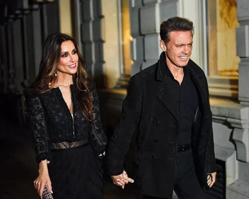 Luis Miguel y Paloma Cuevas. Fuente: Revista Hola!