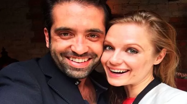 Hace unos meses Ana Layeska anunció su embarazo junto a su esposo Hace unos meses Ana Layeska anunció su embarazo junto a su esposo
