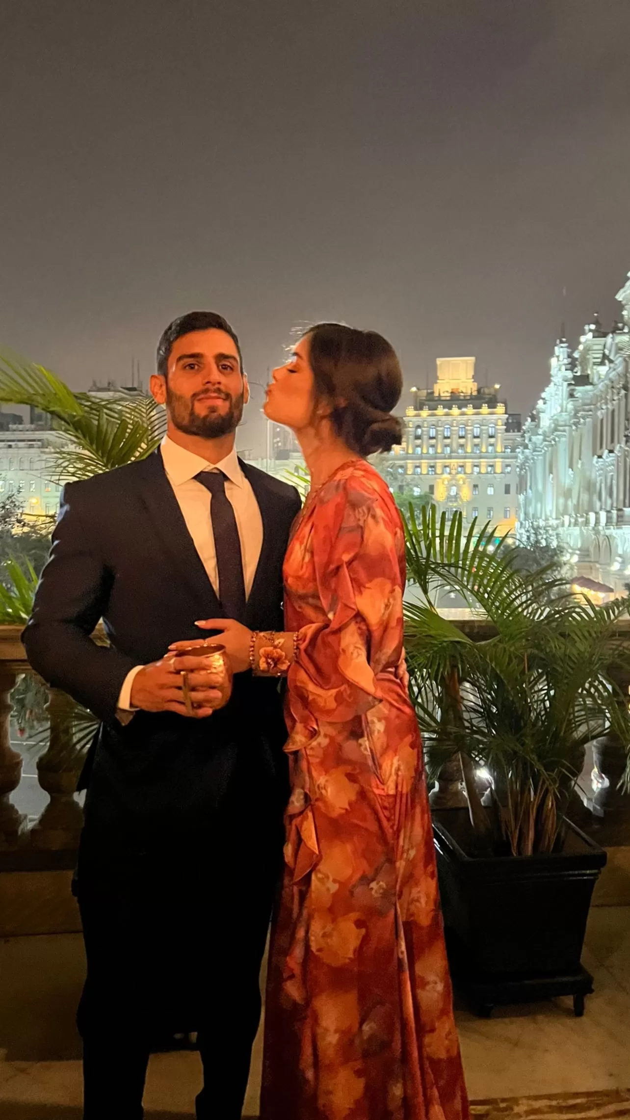 Majo Parodi y su pareja Flavio Quincot asistieron a la boda con su hija Aitana / foto: Instagram