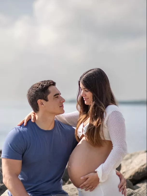  Mafer Parodi luce su avanzado embarazo en tierna sesión de fotos / Instagram