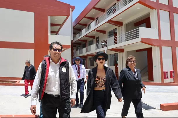 Magaly Solier recibe homenaje en Huanta tas hospitalización/ Fb: Yess Killa Magaly Solier recibe homenaje en Huanta tas hospitalización/ Fb: Yess Killa