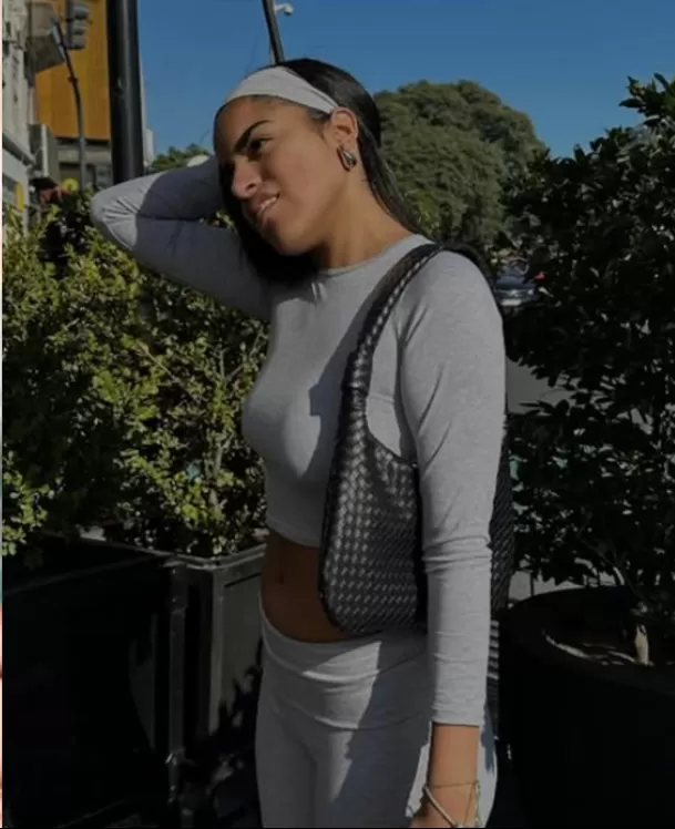 Maialen Farfán sorprendió al compartir una serie de fotografías de su infancia junto a su mamá, Mercedes Carrasco, para dedicarle un especial saludo por su cumpleaños. La joven acompañó las imágenes con una emotiva frase que resumió el importante vínculo que las une. Foto: Instagram  @maialenfarfan