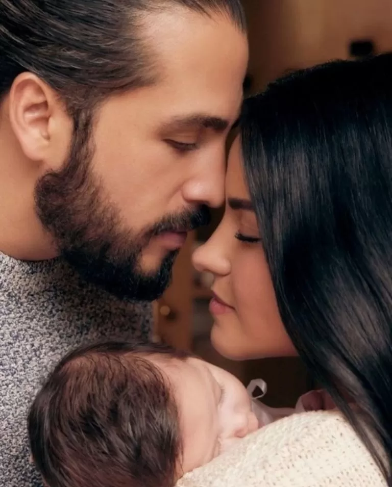 Maite Perroni compartió varias imágenes de su familia. Fuente: Instagram